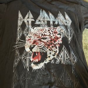 Def leopard shirt